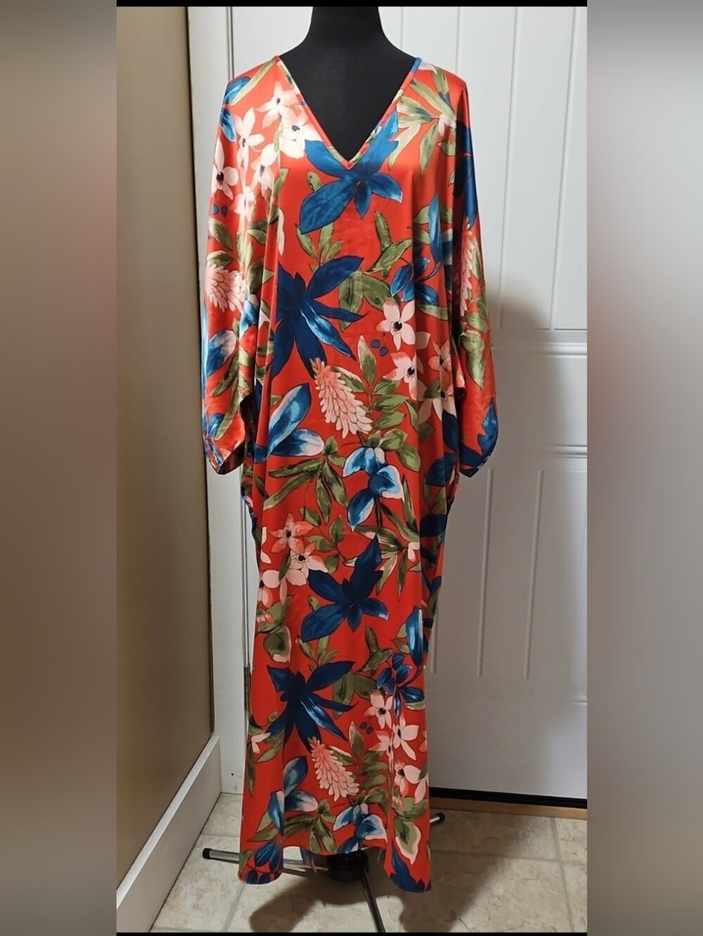 Natori Tropical Breeze Satin Coverup Caftan in Red Medium